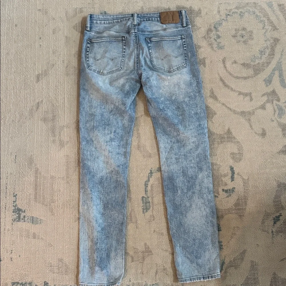 American Eagle Outfitters Light Blue Distressed Skinny Jeans - Picture 7 of 8
